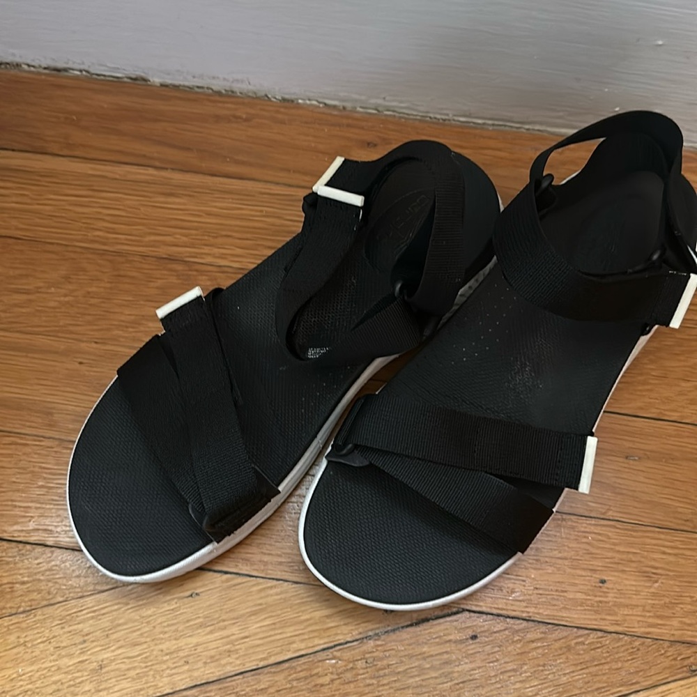 Dansko Women’s Raquel walking sandals Size 38